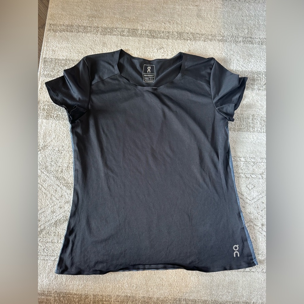 ON Running Tee